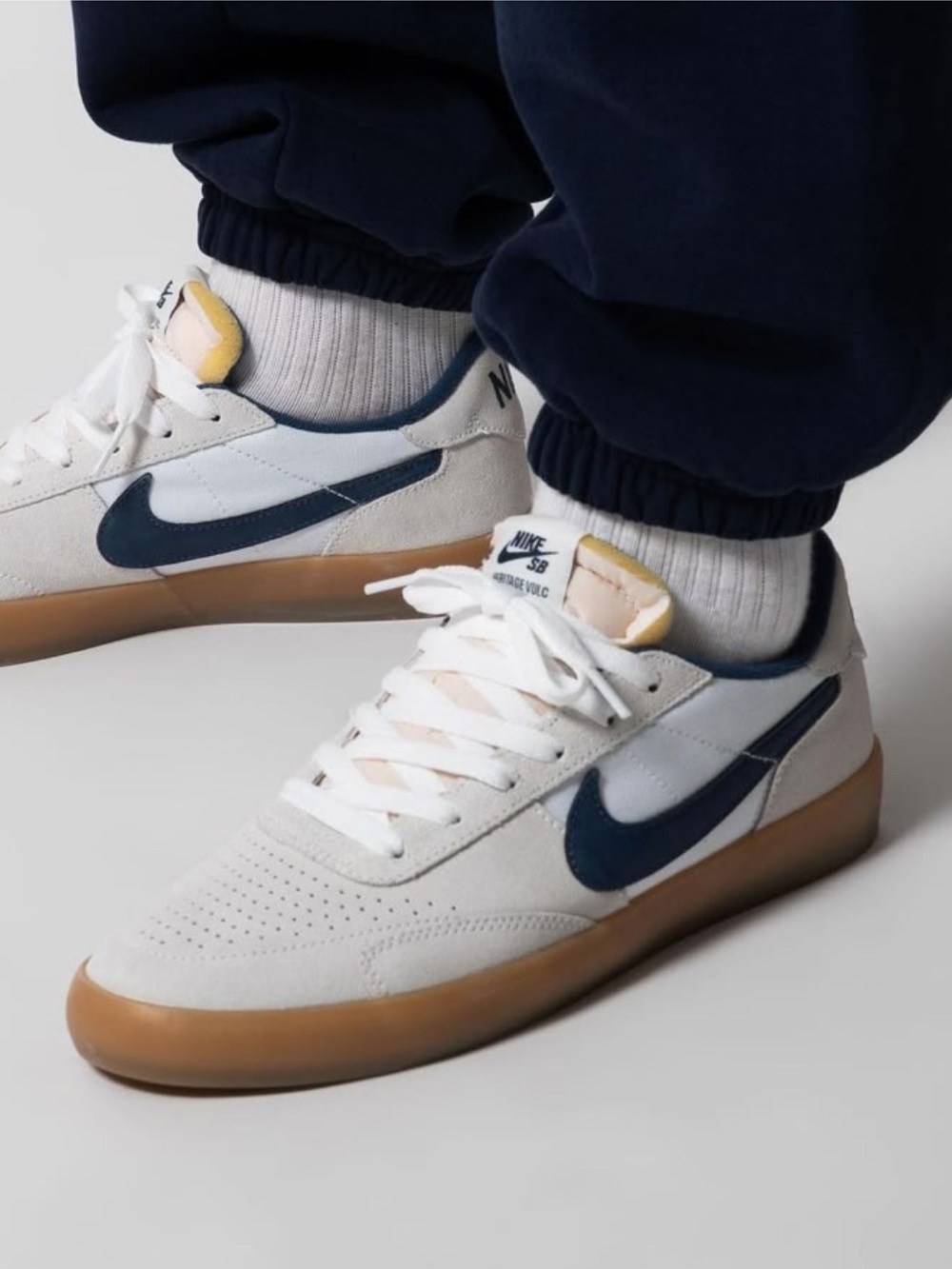 Men’s Nike SB Heritage Vulc sneakers in the Summit White and Navy colorway